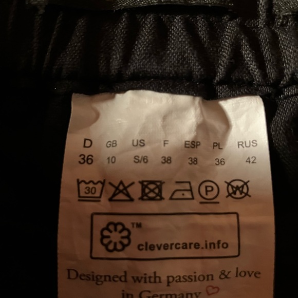 Olsen cotton knee length shorts in black .Suze S - Picture 3 of 6